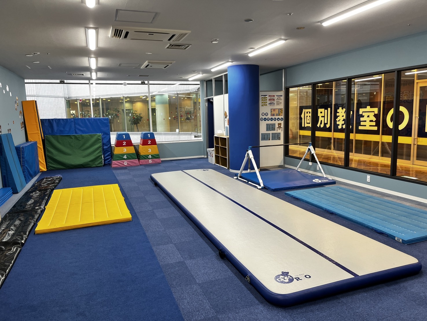 店舗内全体浅草ROX店