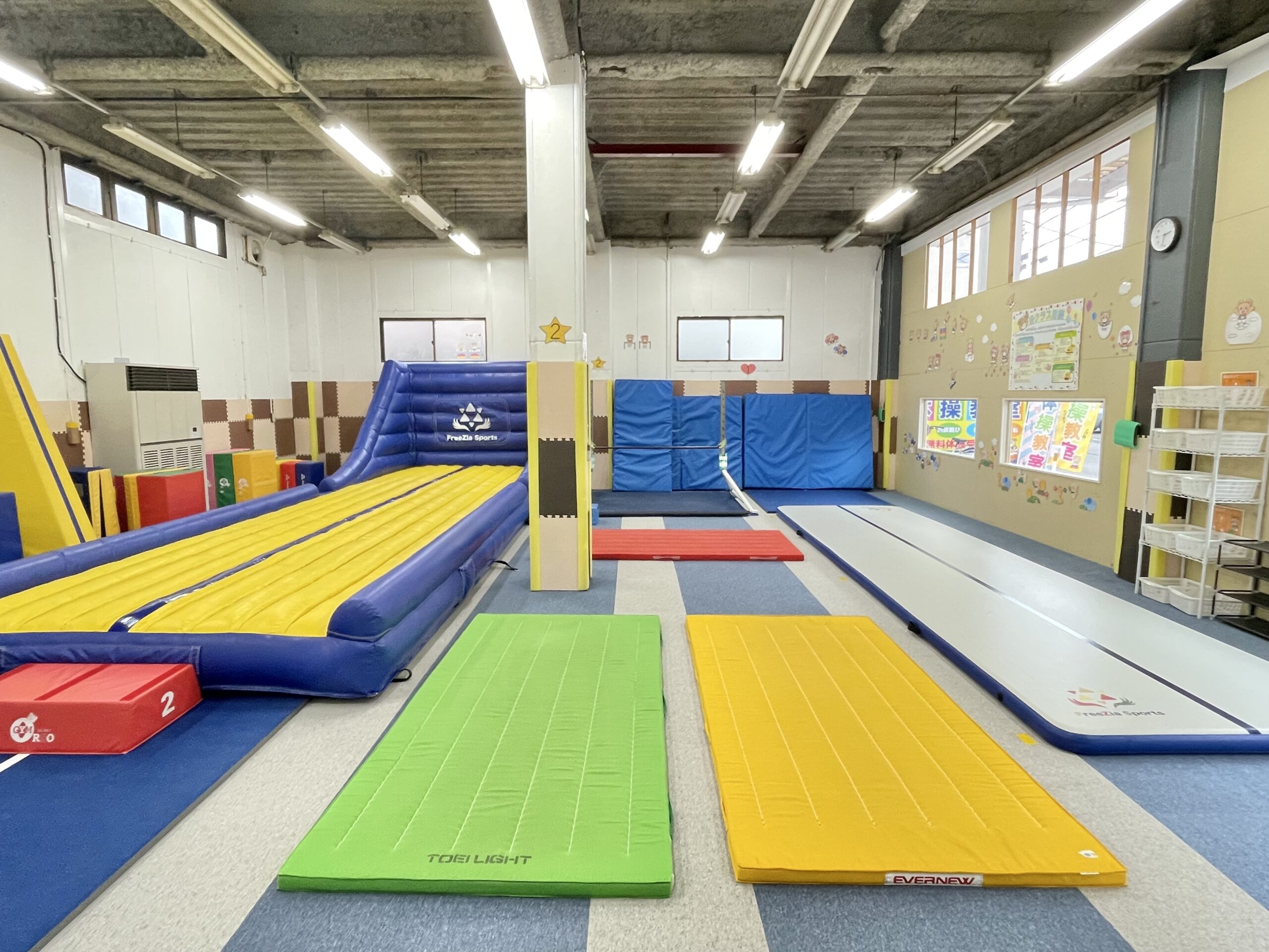 店舗内全体所沢店